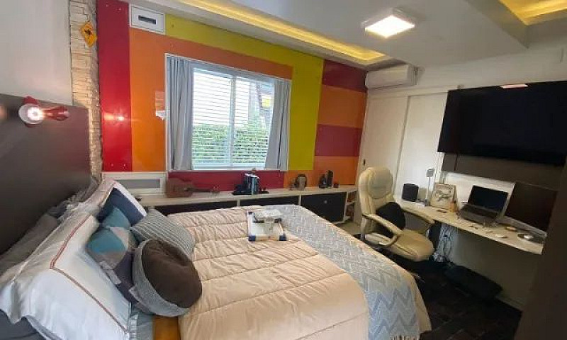 Suite Moderna Casa C...