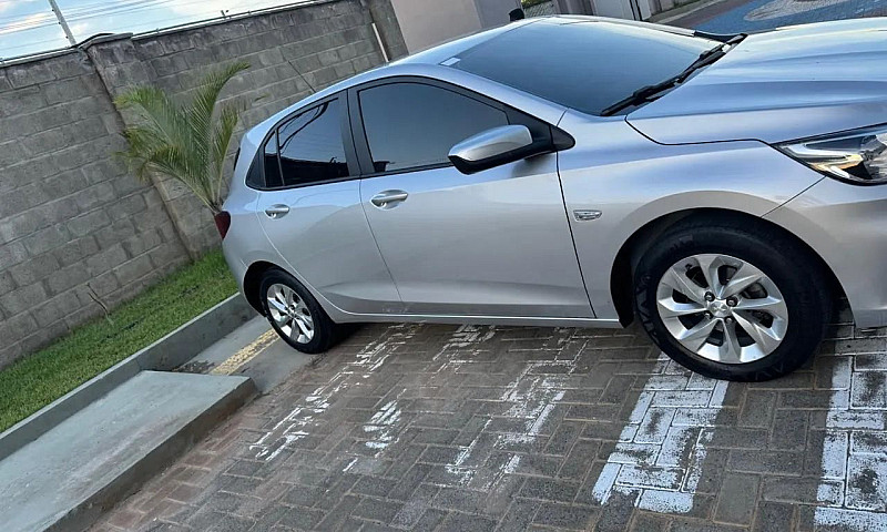 Chevrolet Onix Hatch...