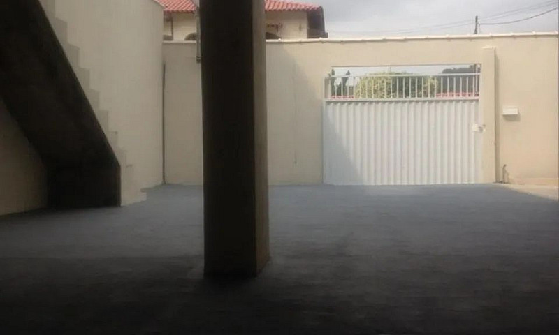 Alugo Imóvel Amplo E...