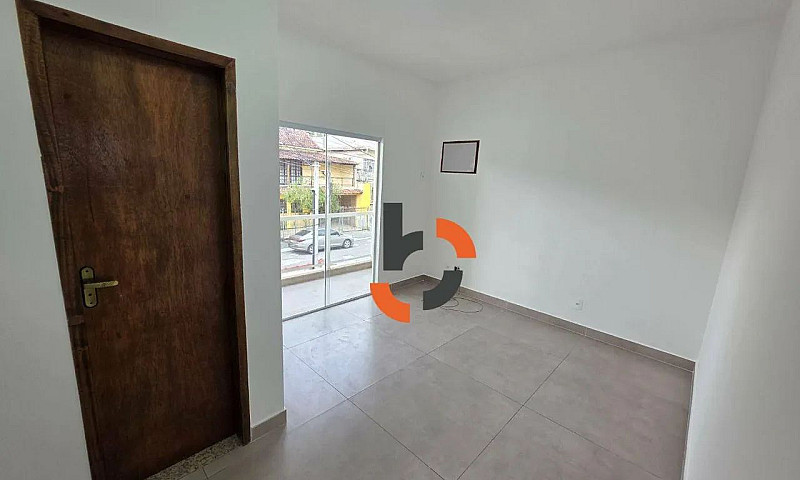 Casa Com 2 Dormitóri...