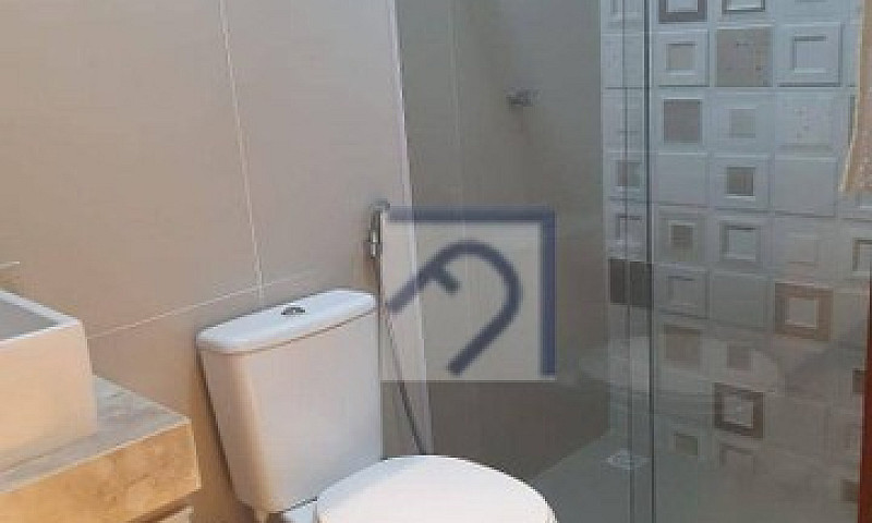 Casa Com 4 Dormitóri...