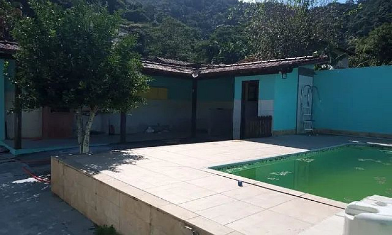 Casa Com 3 Dormitóri...