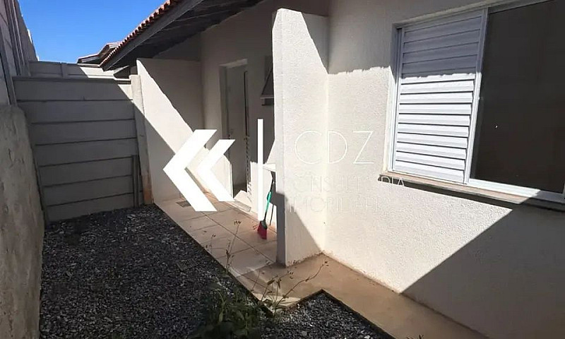 Casa Com 2 Dormitóri...