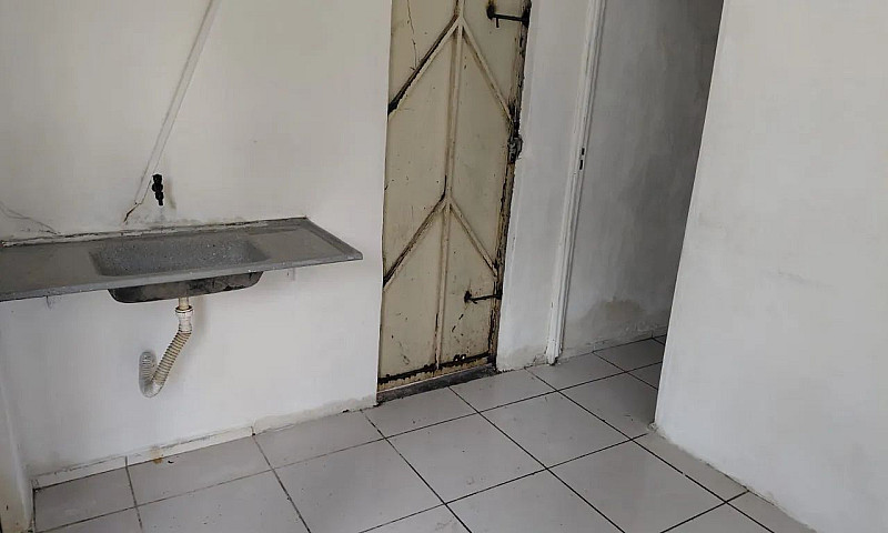 Aluga-Se Kitnet Próx...