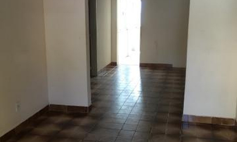 Alugo Casa 2/4, 2 Sa...