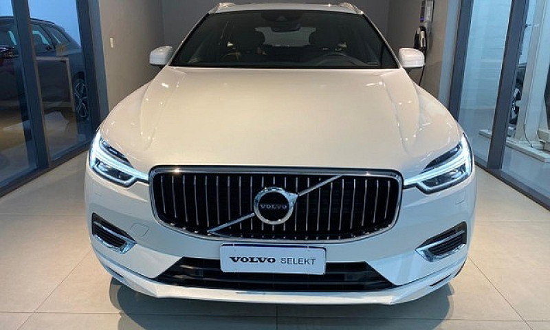 Xc60 T8 Momentum Hyb...