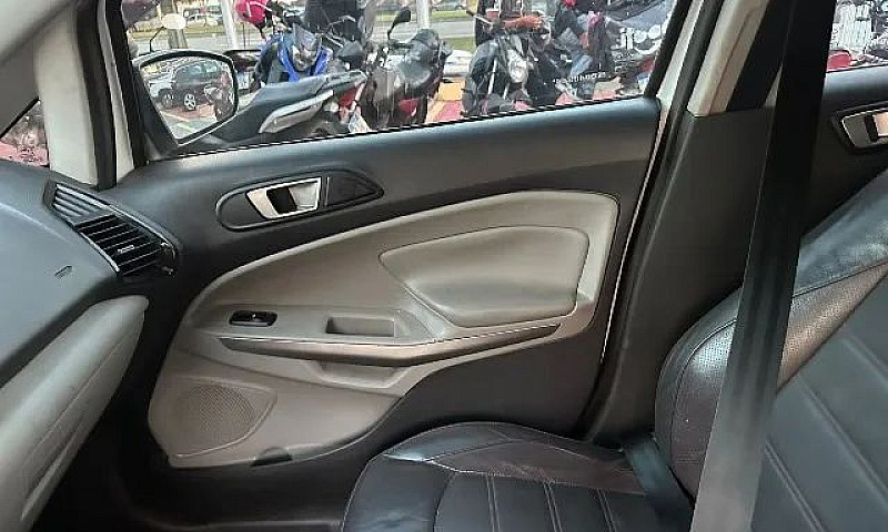 Ford Ecosport Titani...