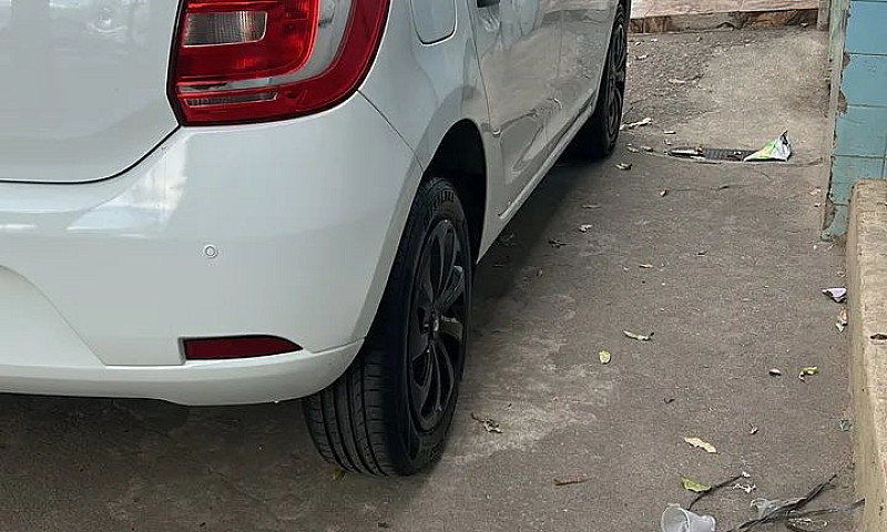 Renault Sandero Auth...