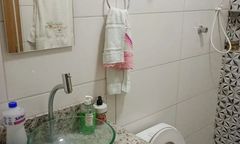 Vendo Uma Casa Em Sa...