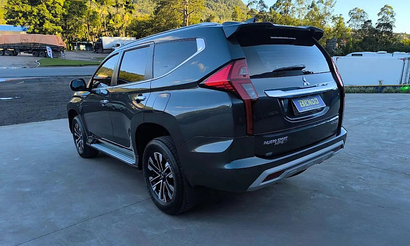 Mitsubishi Pajero Sp...