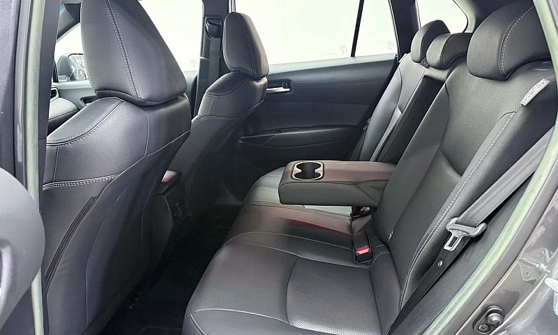 Toyota Corolla Cross...
