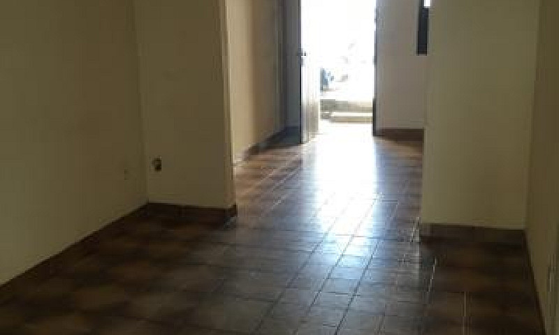 Alugo Casa 2/4, 2 Sa...