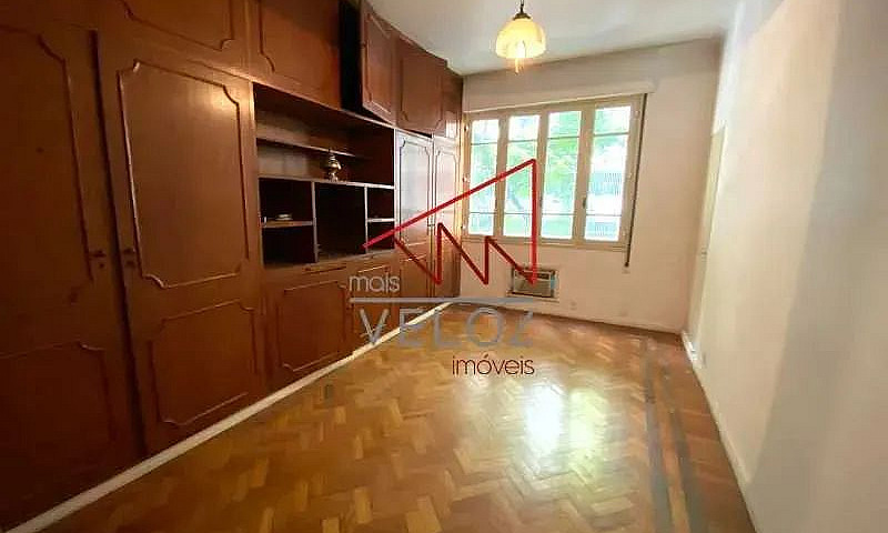 Apartamento-À Venda-...