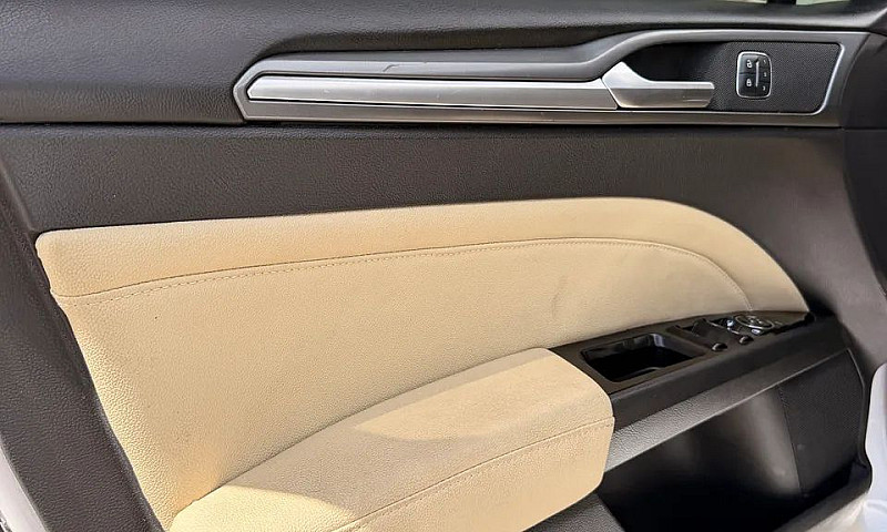 Ford Fusion Titanium...