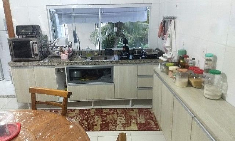 Maia Casa Com Piscin...