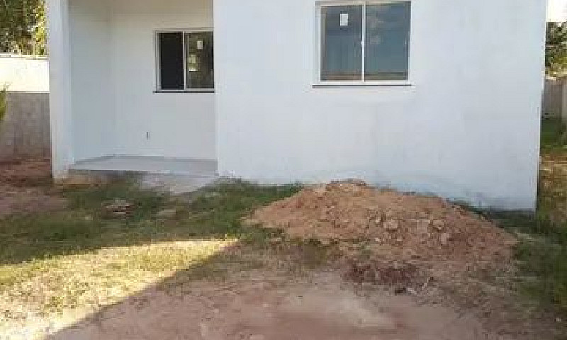 Aluga-Se Casa Ampla ...