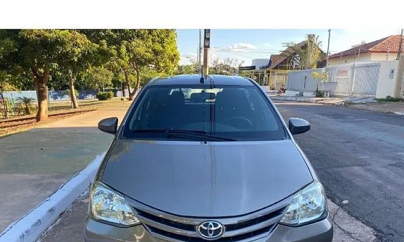 Toyota Etios 1.3 201...