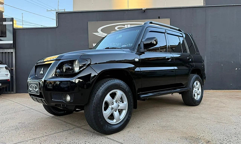Mitsubishi Pajero Tr...