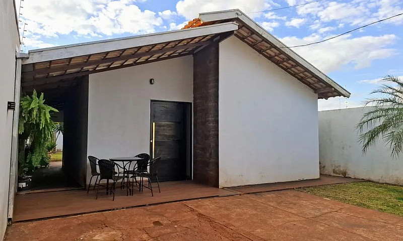 Casa Em Terreno De 3...