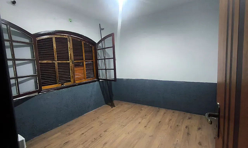 Alugo Casa Térrea Em...