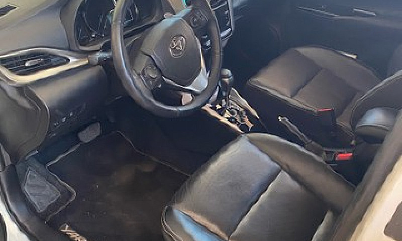 Toyota Yaris Hb Xs 1...