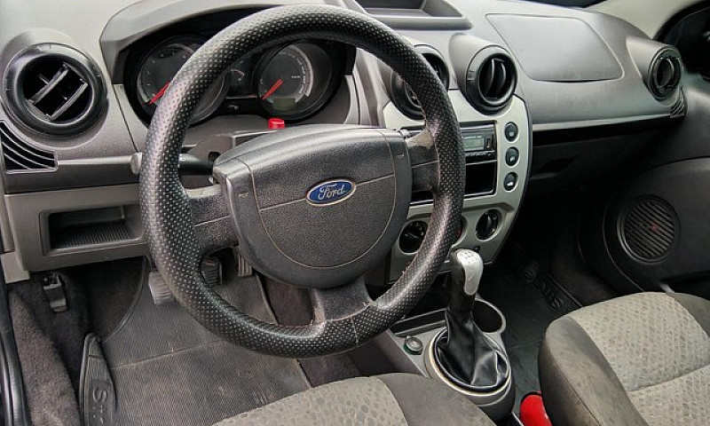Ford Fiesta 1.6 2013...