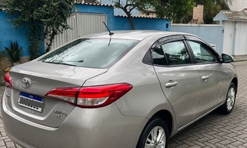 Yaris Xl...