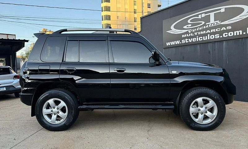 Mitsubishi Pajero Tr...