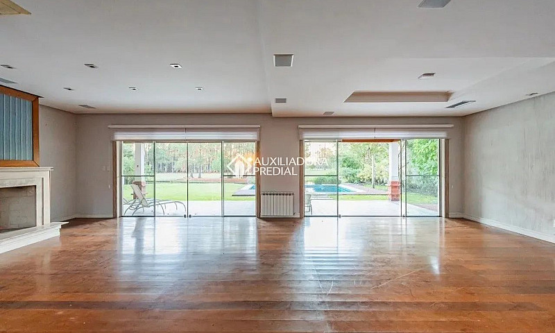 Casa Em Condomínio 4...