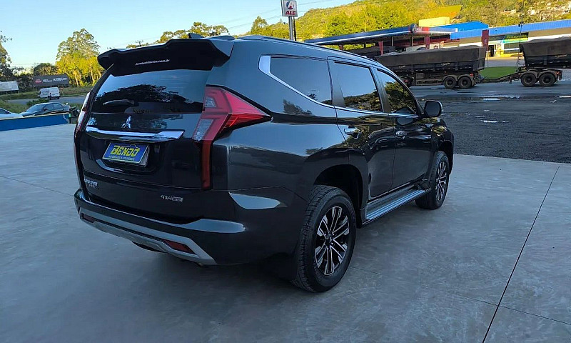 Mitsubishi Pajero Sp...
