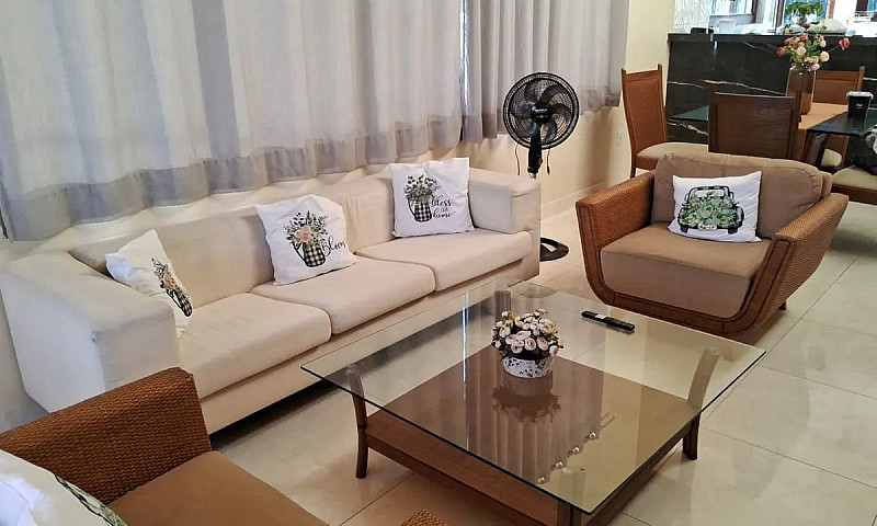 Casa Com 3 Dormitóri...