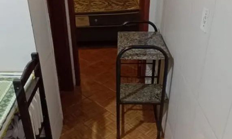 Alugo Kitnet ...