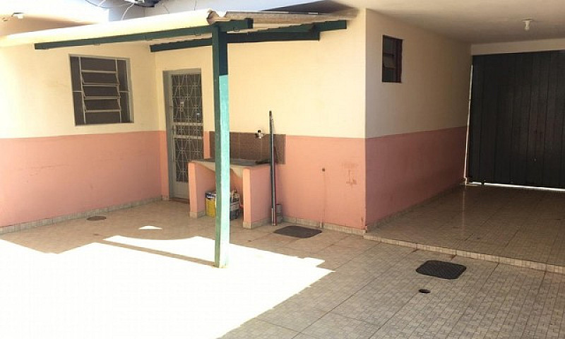 Brasília - Casa Padr...