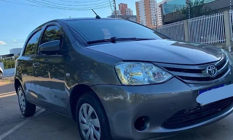 Toyota Etios 1.3 201...