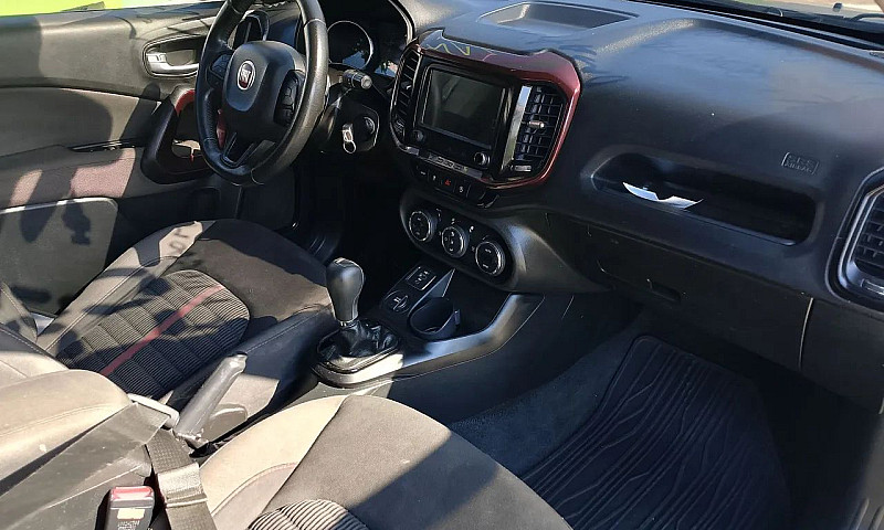 Fiat Toro Freedom 1....