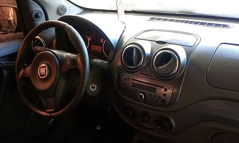 Fiat Palio Essence 1...