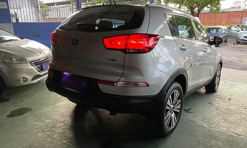 Kia Sportage ...