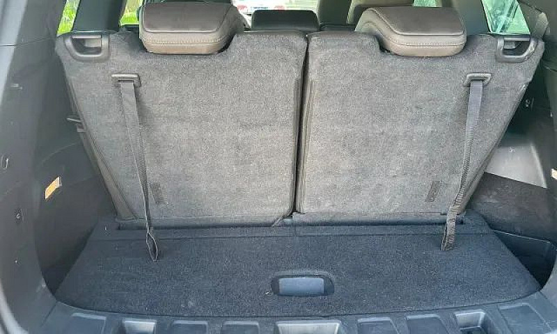 Jeep Commander Overl...