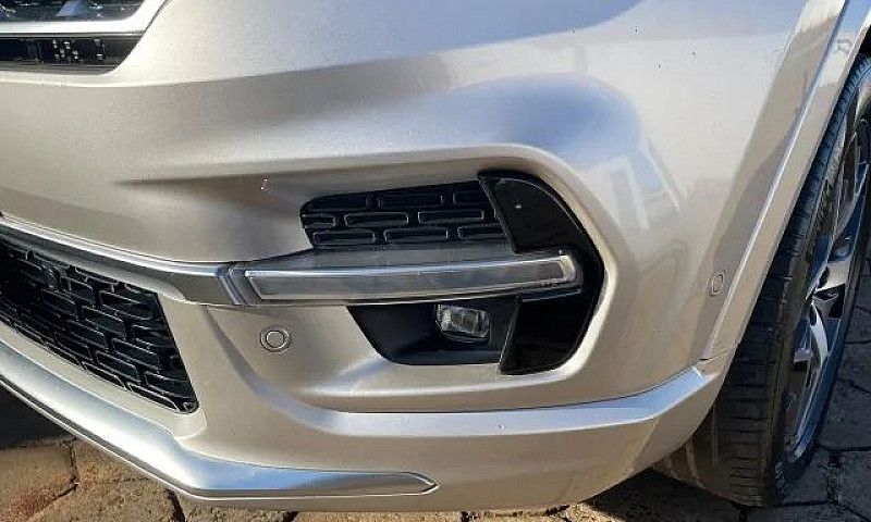 Jeep Commander Overl...