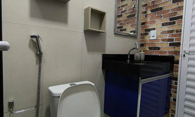 Aluga-Se Loft Mobili...