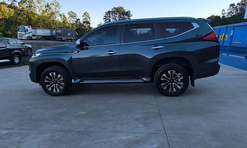 Mitsubishi Pajero Sp...