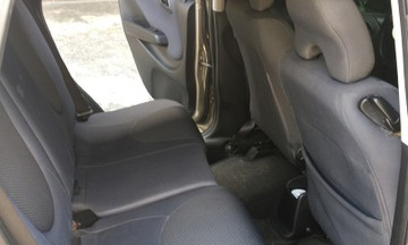 Honda Fit ...