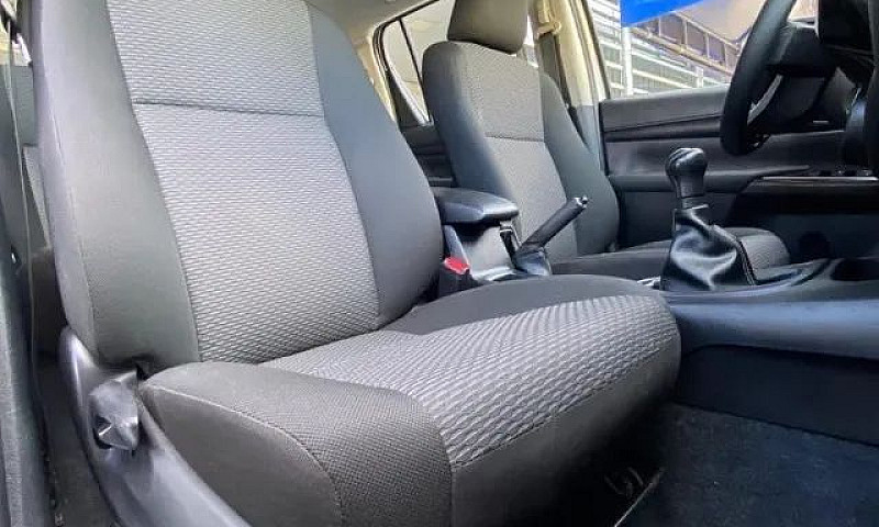 Toyota Hilux Std Pow...