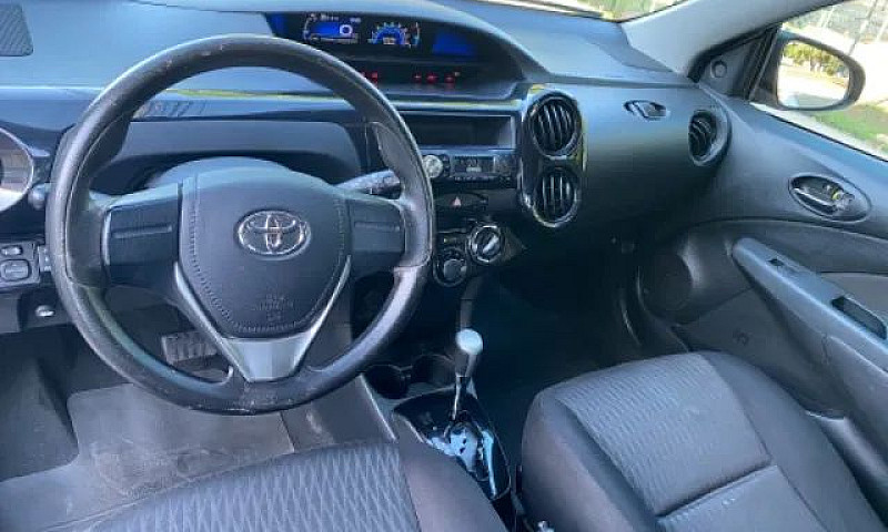 Toyota Etios 1.3 201...