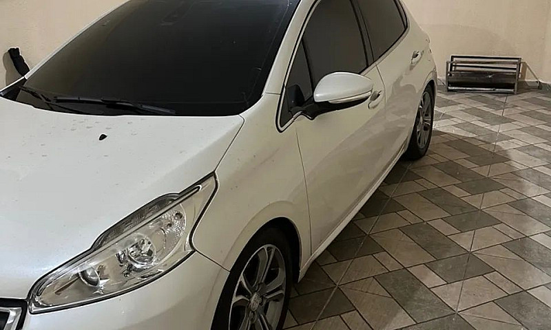 Peugeot 208 Griffe...