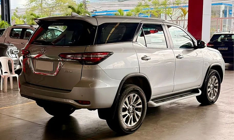 Toyota Hilux Sw4 Srx...