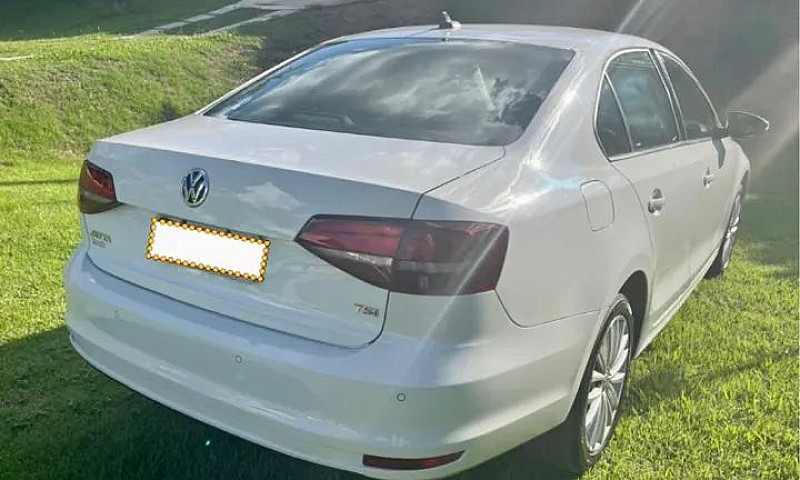 Volkswagen Jetta Com...