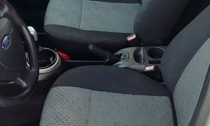 Ford Fiesta Se 1.0 8...