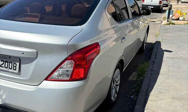 Nissan Versa 1.0 12V...