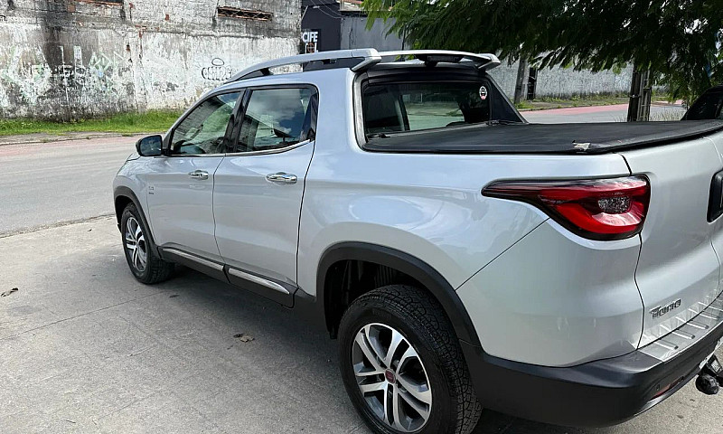 Fiat Toro Volcano 2....